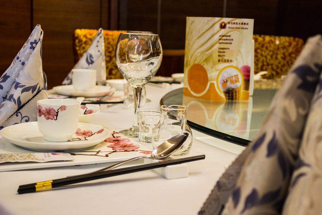 Soluxe Hotel Αλμάτι Εξωτερικό φωτογραφία