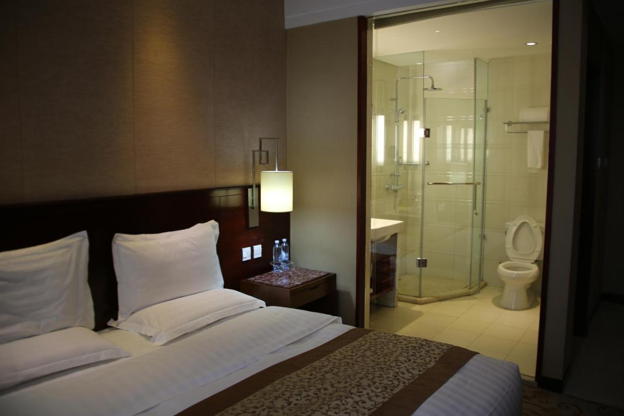 Soluxe Hotel Αλμάτι Εξωτερικό φωτογραφία